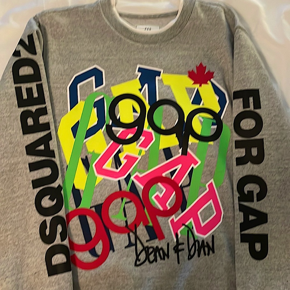 Dsquared2 for Gap Sweatshirt with zipper on both sides for comfort/style